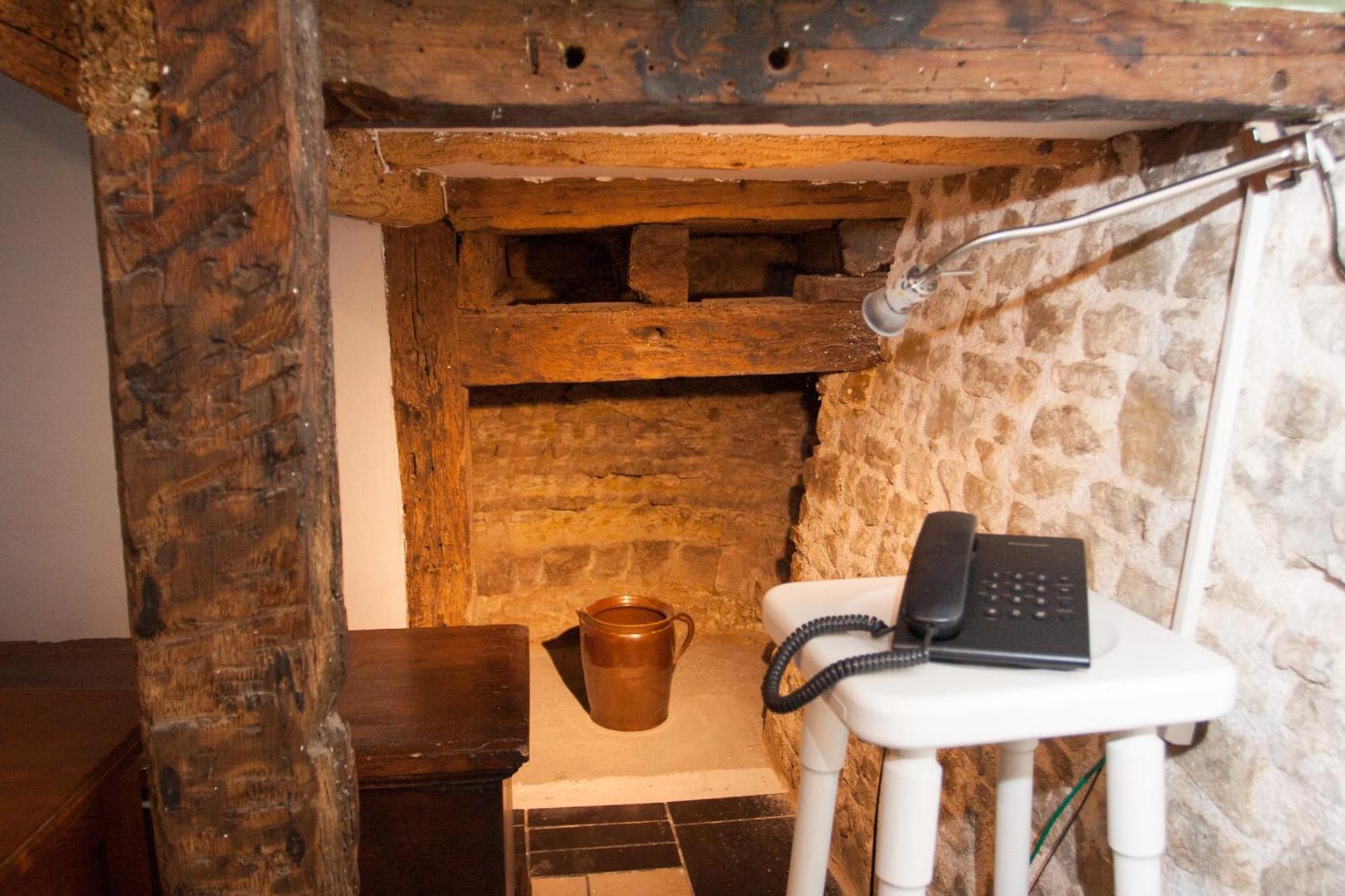 Houses Of Motovun Bilik gambar